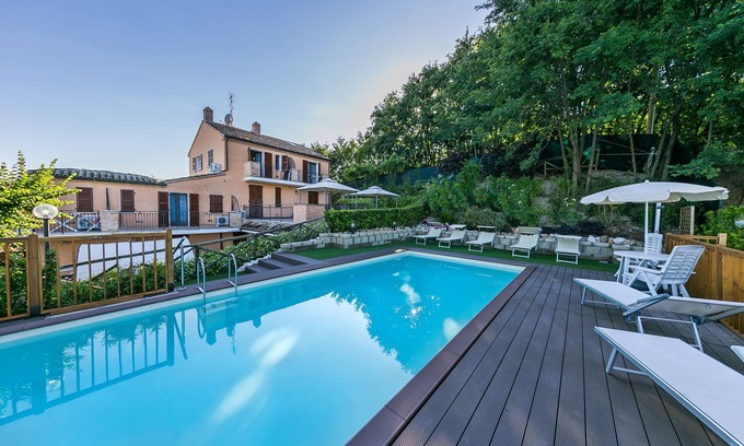 Capodarco Cabaña | La casa de Carla Country House Piscina y WI-FI gratuito MONOLOCALE 3 km. el MAR