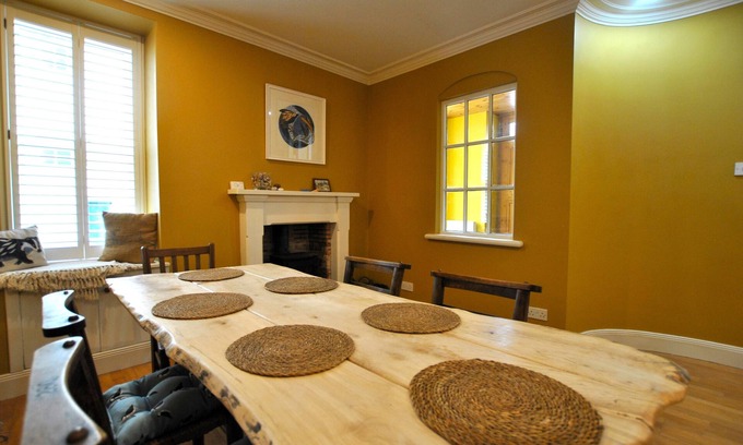 St Monans Casa | The House on the Square- Coastal Townhouse