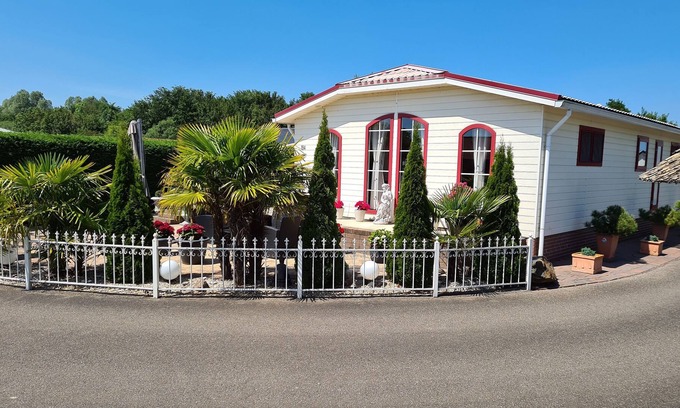 Sint-Annaland Chalet De Esquí | Chalet de lujo como oasis de bienestar para entendidos