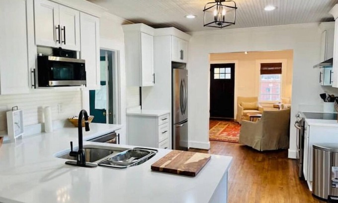 West Jefferson Casa | The Huddie Hut