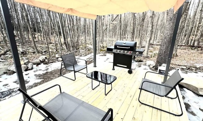 Pocono Summit Apartamento | The Hut House 3BR, 3BA, Game Room Massage Chair!