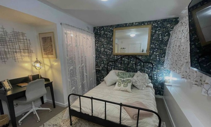 Woodlawn Casa | The Hyde Park Haven