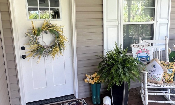 Christiansburg Casa | The Hydrangea House in Christiansburg