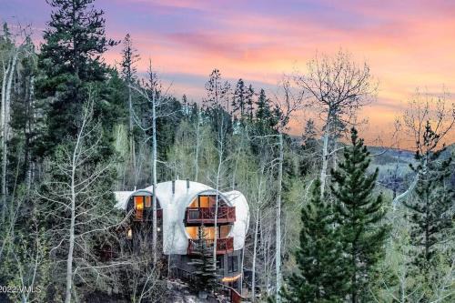 Intermountain Casa | The Iconic Vail Ski Dome, Free parking for skiers!