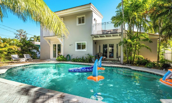 Dania Beach Villa | The Ideal Coastal Retreat: Beach/Casino/Marina
