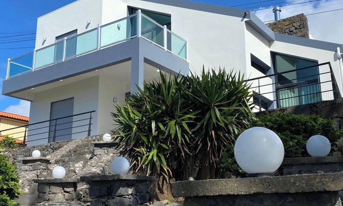 Mosteiros Casa | The ideal getaway: magical sunset, beach nearby, and top attractions close by.