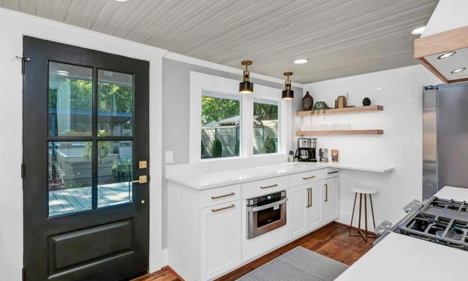Earlewood Casa | The Indigo 2BR with Hot Tub