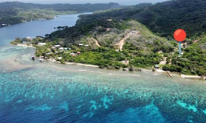 Guanaja Casa | The Indigo House - 2 Bedroom Island Home