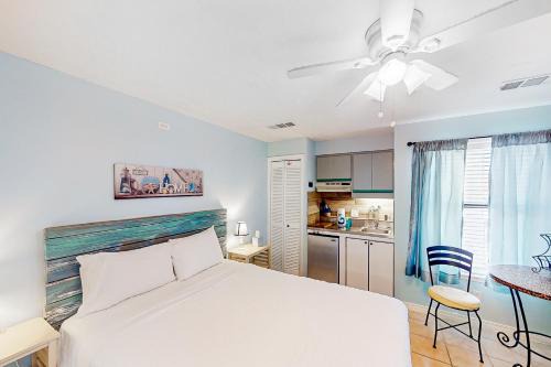 Gulf Lagoon Beach Hotel | The Inn at St. Thomas Square #1202c