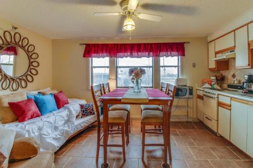 Panama City Beach Hotel | The Inn at St. Thomas Square # 1205B
