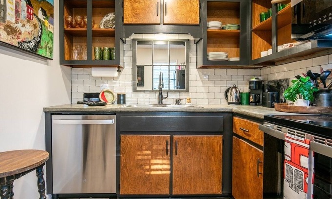Oxford Casa | The Ira, 2 miles from the Square and Campus!