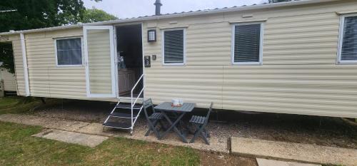 Cowes Otro | The island escape isle of wight