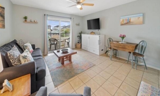 Carolina Beach Condominio | The Island Gem 1 Bedroom Condo by Redawning