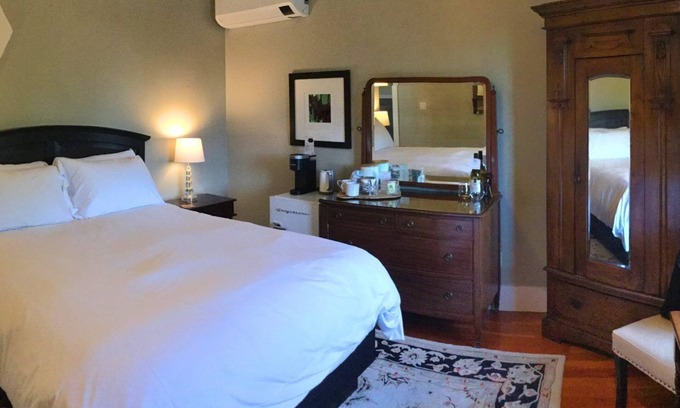 Grandview-Woodland Casa | The Ivy On Parker Guest House