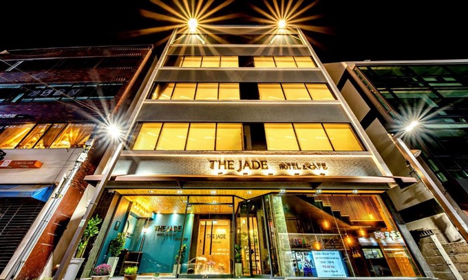 Downtown Hotel | The Jade Hotel