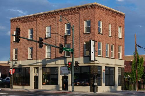Downtown Reno Hotel | The Jesse Hotel & Bar