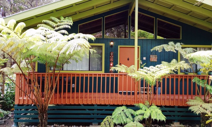 Volcano Casa | The Jungalow is a charming renovated bungalow minutes from Volcano National Park