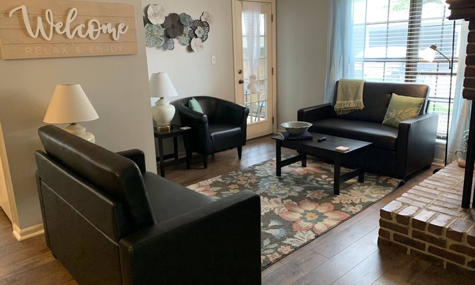 Shawnee Condominio | The KC Retreat: A quiet place to be