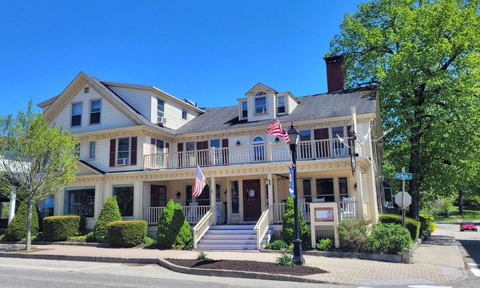Kennebunk Hotel | The Kennebunk Inn