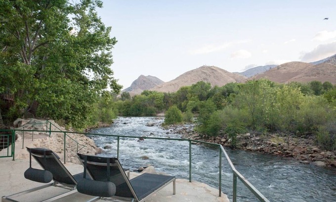 Kernville Casa | The Kern River House: Lookout House Private Riverfront Access Fireplaces Dog OK