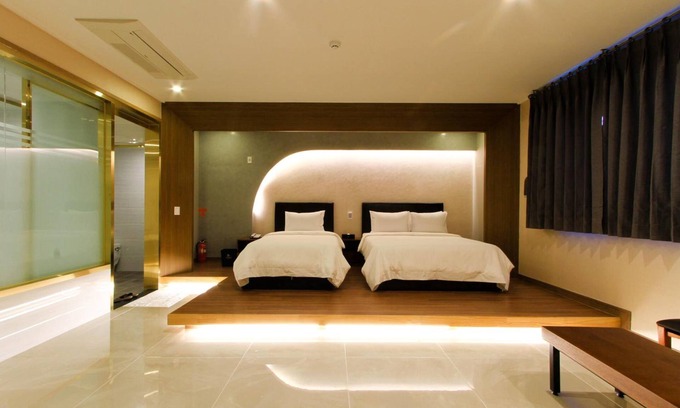 Yeonje-Gu Hotel | The King Hotel