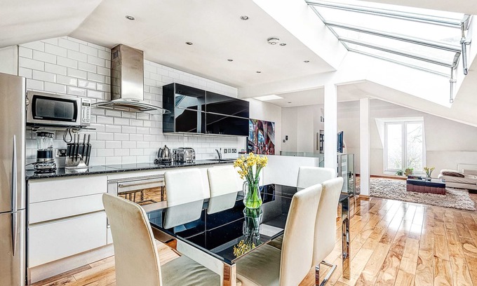 Frognal and Fitzjohns Apartamento | The King of Spades - Out of Office Lifestyle