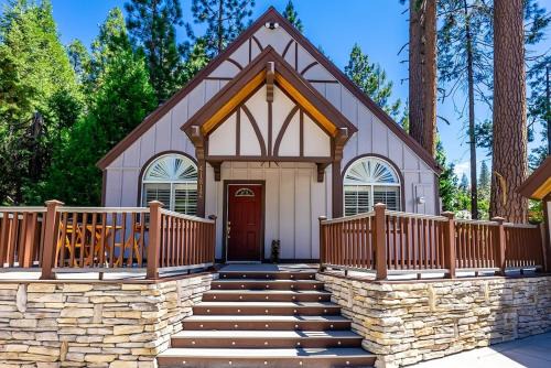 Shaver Lake Casa | The Knotty Sparrow Prime Spot Smores Nights