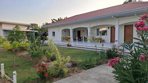 San Juan Casa | The Kubo Gardens