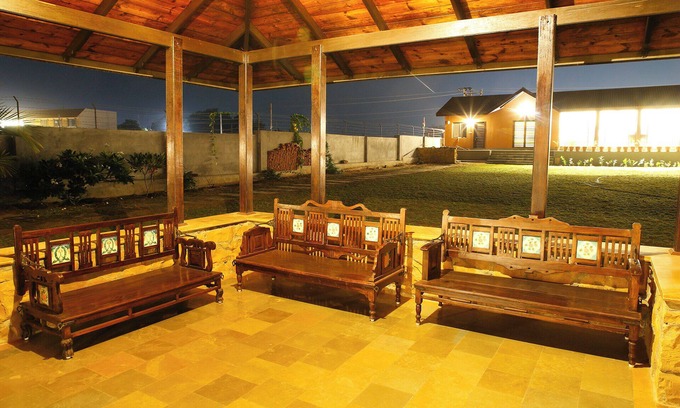 Bhuj Hotel | The Kutchh Courtyard Resort