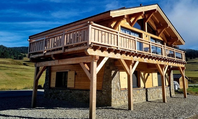 Puyvalador Chalet De Esquí | THE LAKE COTTAGE
