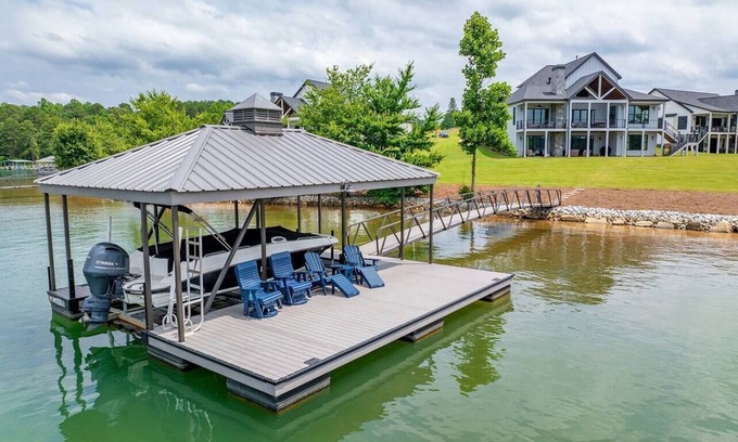 Seneca Casa | The Lake Haus on Keowee