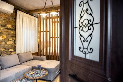 Kanalia Casa | The Lake House Angeliki