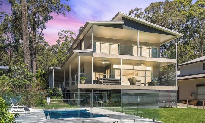 Murrays Beach Casa | The Lake House - Complete Lakefront Oasis at Murrays Beach, Surrounded by Native Bushland & Wildlife