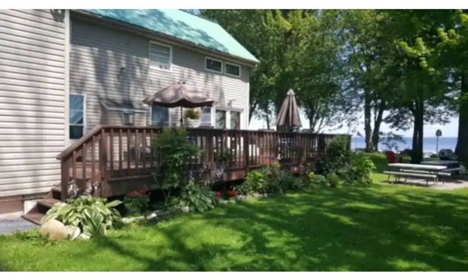 Bridgeport Casa | The Lake House. Perfect year-round getaway!