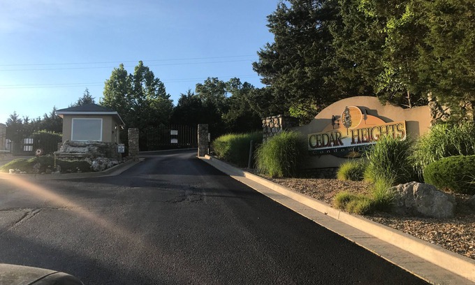 Camdenton Condominio | Nuevas tarifas! Deck recién actualizado! ¡Puerta de seguridad! Condominio frente al agua! ¡SIN PASOS!