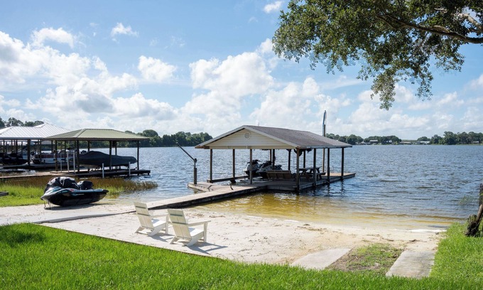 Highland Cabaña | The Lake Loft at Redwater