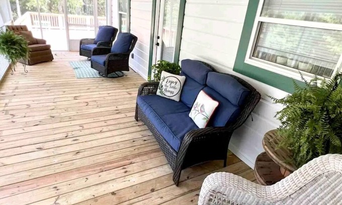 Pine Mountain Valley Casa | The Lakefront Deckhouse- perfect place for relaxing with nature and family