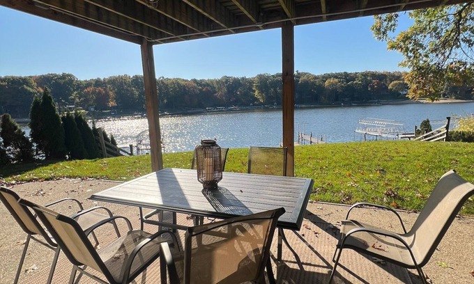 Saugatuck Casa | The Lakefront ReTreat w/ Hot Tub, kayaks, & beach