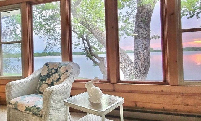 Hartford Casa | The Lakehouse - Entire Home & Private Lakeshore