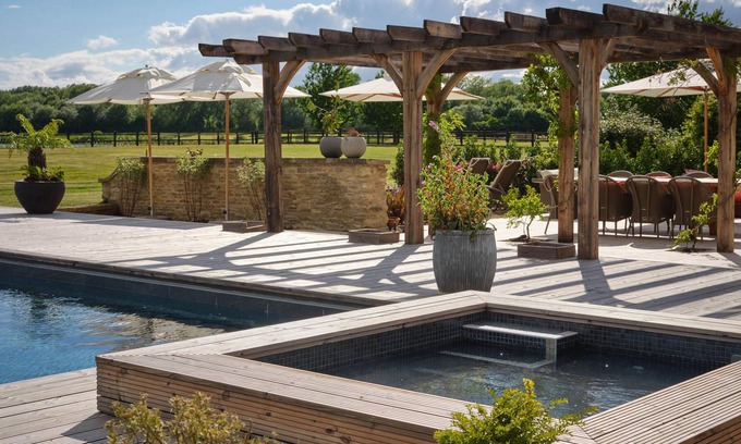 Lechlade Otro | The Lakes by YOO, The Manor House - free access into onsite Spa