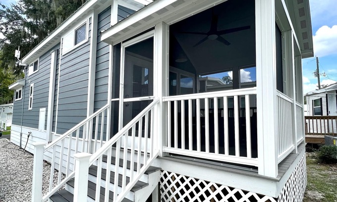 Clermont Casa | The Lakeview House - Lakeside Tiny Home Near Orlando