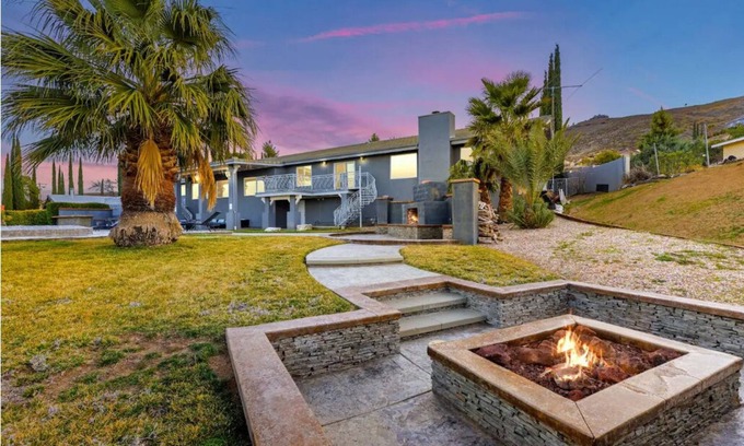 Agua Dulce Casa | The Lakeview House, Pool, Jacuzzi,Game Room,4 bedrooms