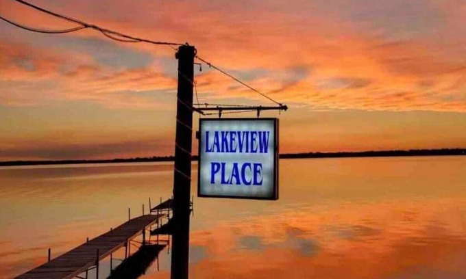 Fox Lake Casa | The Lakeview Place Boutique Hotel Unit 4