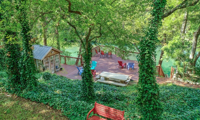 Gruene Casa | The Lamb's Rest Inn
