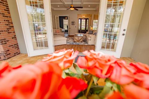 Nichols Casa | The Landing on Lunn