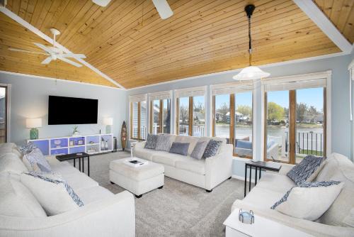 Linden Casa | The Landing