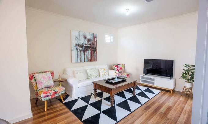 Lightsview Casa | The Lane of Lightsview Relaxed Inner city Living