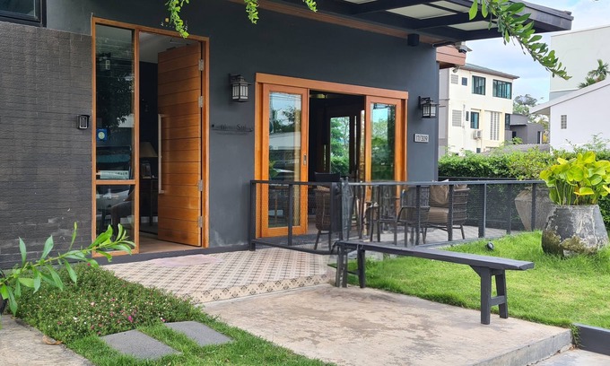 Thung Song Hong Hotel | The Lantern Suites