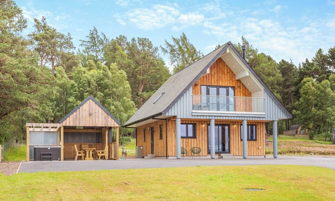 Dingwall Cabaña | The Larches - UK46804