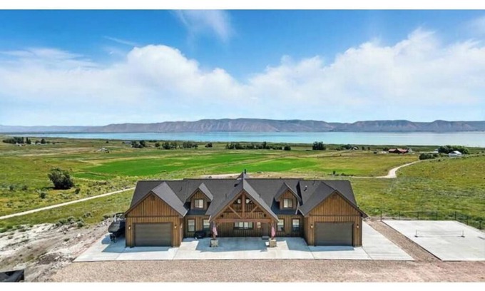 Fish Haven Casa | The Last Frontier - Hot Tub. Basketball Court . Teepee. 20 Acres with Lake Views